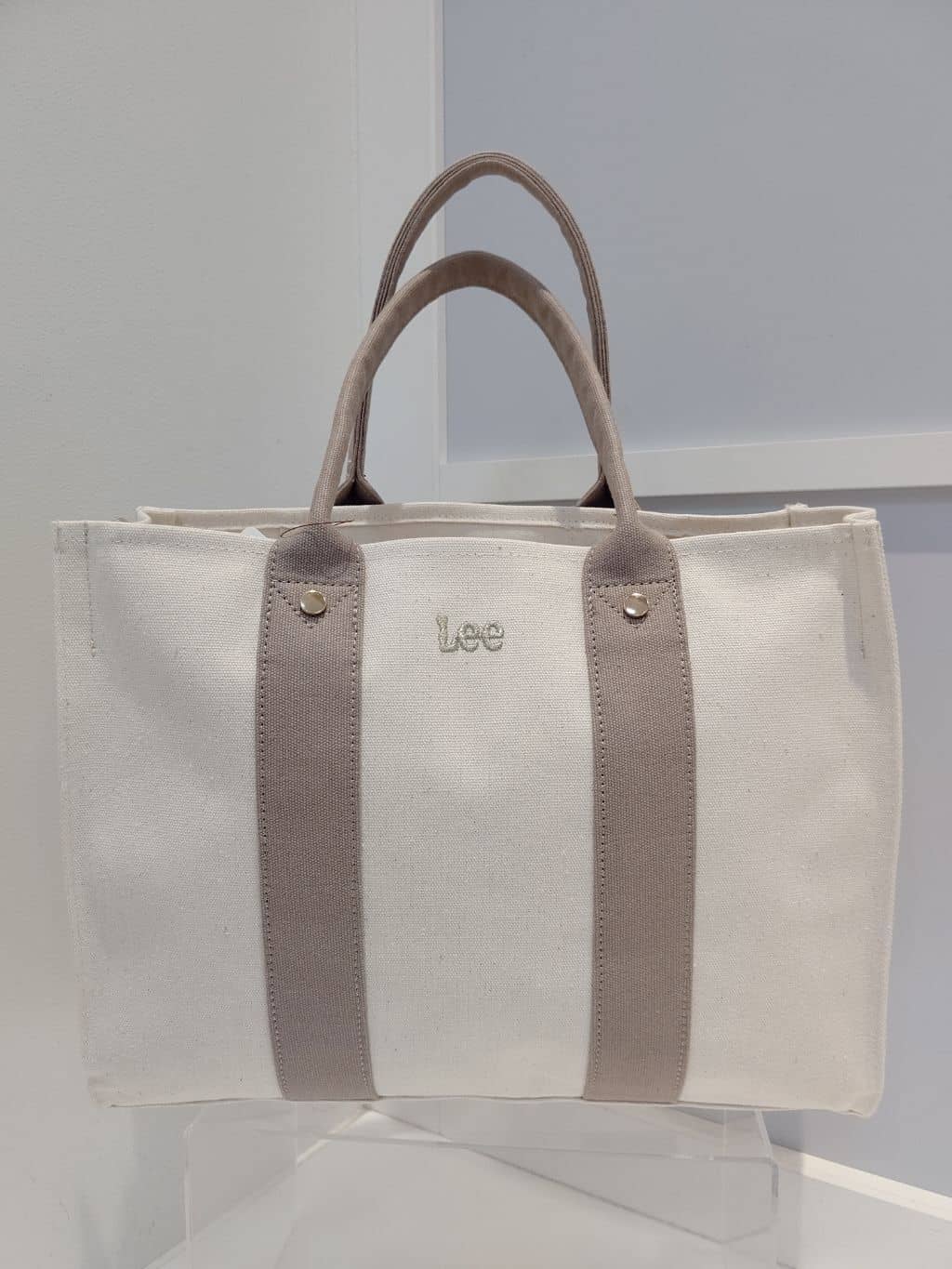 imaさんの「grove｜【Lee別注】スクエアA4 2WAYトート【A4サイズ収納可】」を使ったコーディネート