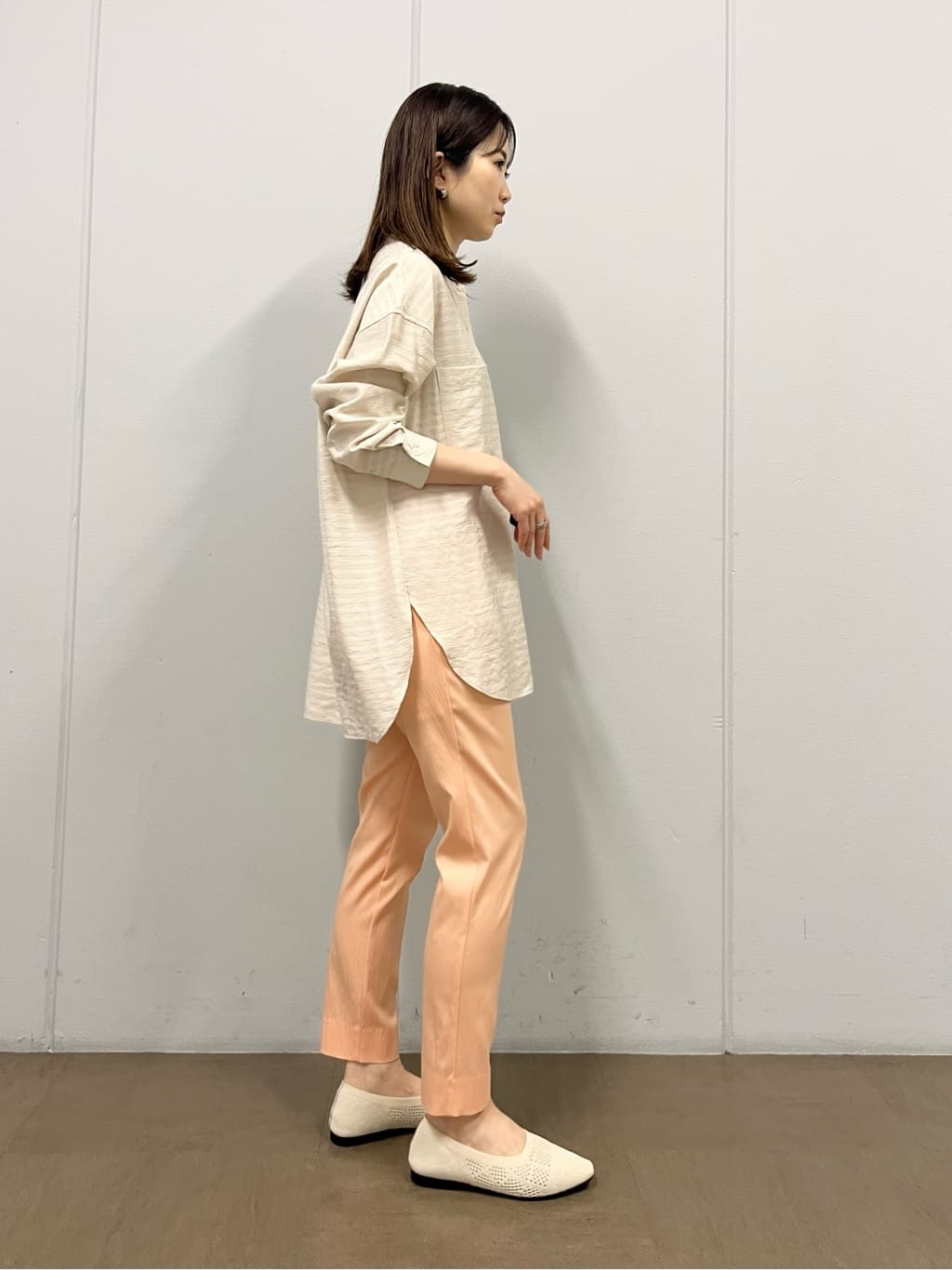 shokoさんの「INDIVI｜【パンツ人気1位／褒められパンツ／洗える】ウエストゴムタックテーパードパンツ」を使ったコーディネート