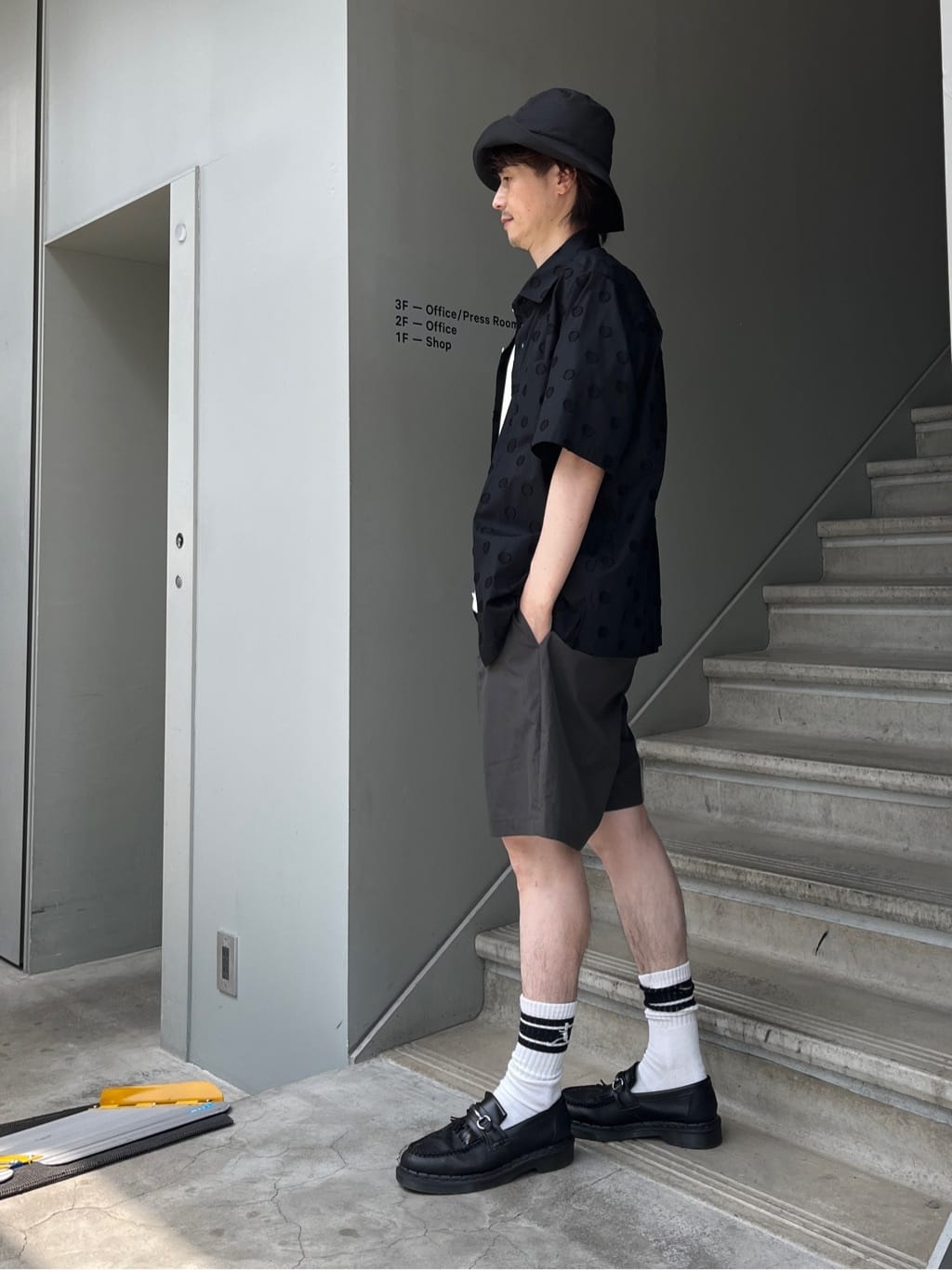 Shintaroさんの「TAKEO KIKUCHI｜【抗菌防臭／5サイズ展開】ハイゲージポンチ Tシャツ」を使ったコーディネート