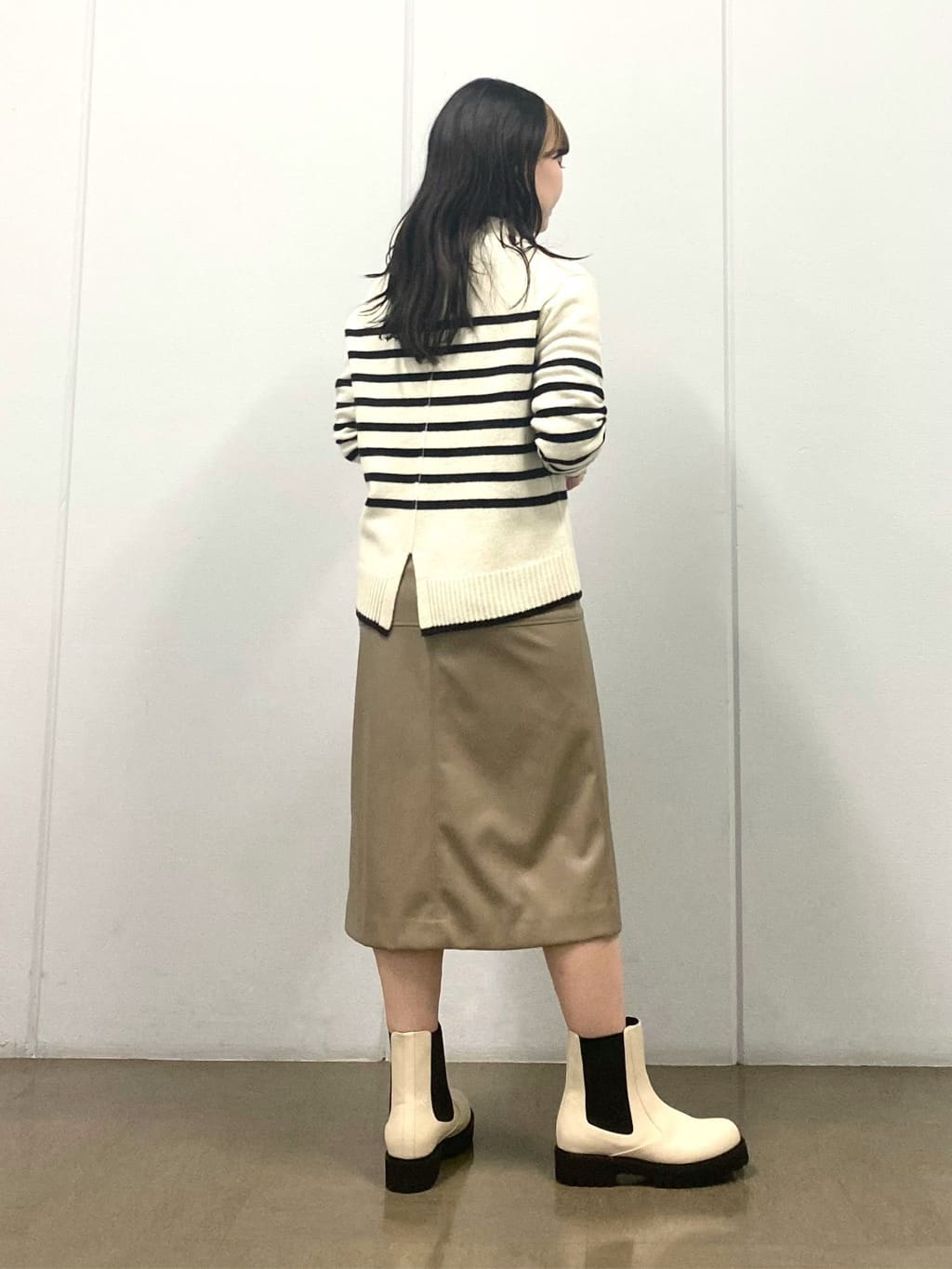 misakiさんの「INDIVI｜【定番人気！/名品コート/日本製】ウール100%チェスターコート」を使ったコーディネート