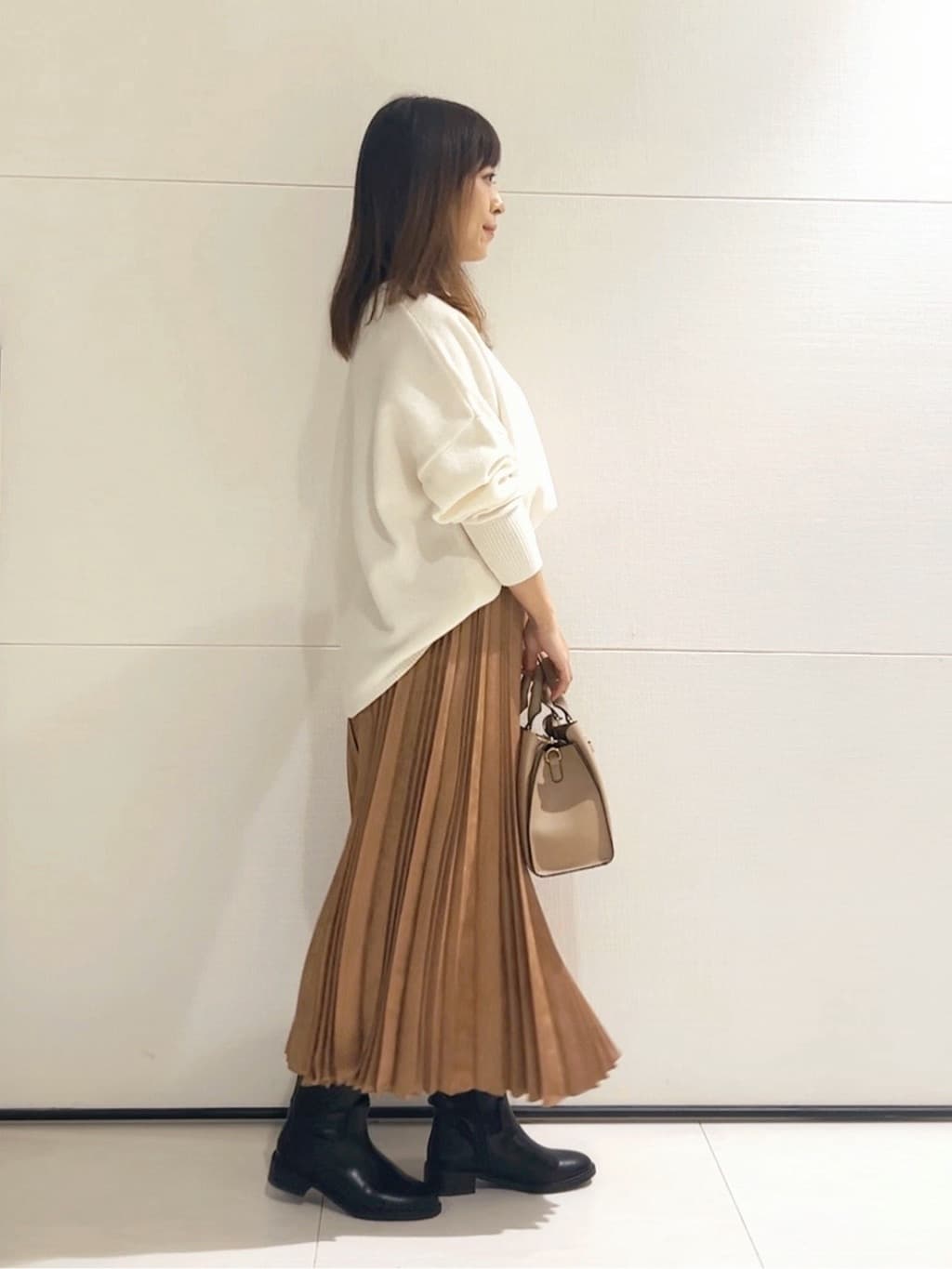 𝑹𝑶𝑴𝑰さんの「INDIVI｜」を使ったコーディネート