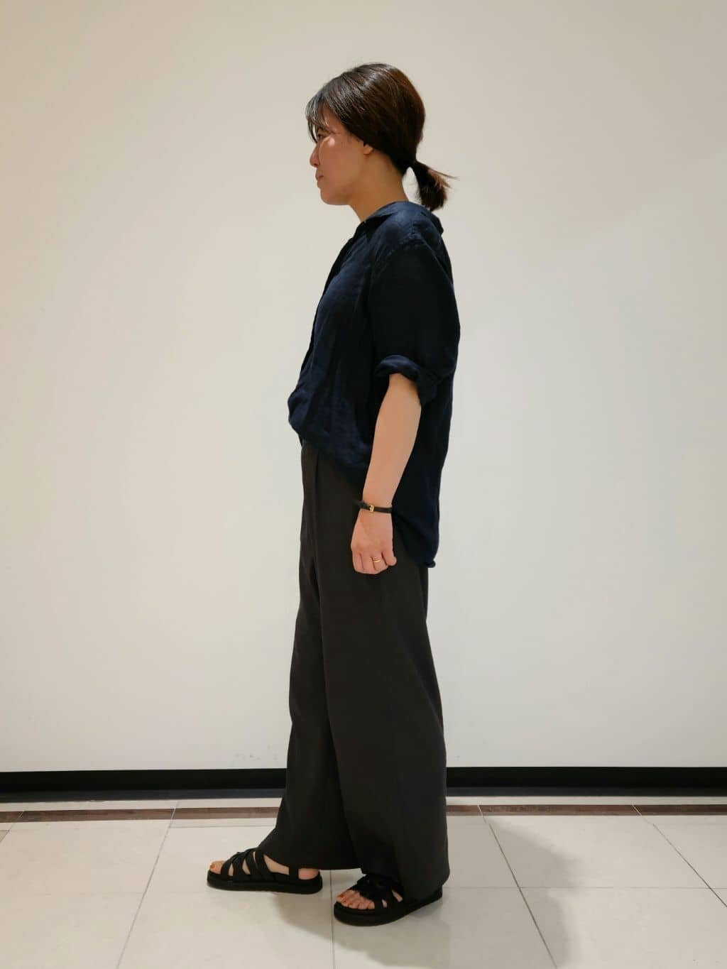 eriさんの「INDIVI｜【褒められパンツ／洗える／ウエストゴム】ワイドタックパンツ」を使ったコーディネート