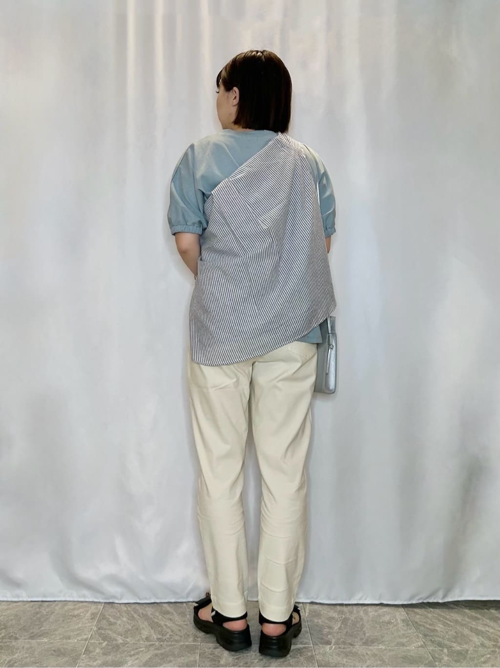 ネリさんの「SHOO･LA･RUE｜【SS-3L/無理せずスリム】 ぐんぐん伸びる イージーテーパードパンツ」を使ったコーディネート