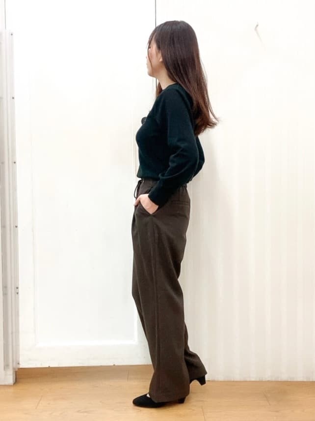 miyaさんの「grove｜【ふわっと心地よい足入れ】やわここち(R)Vカットパンプス」を使ったコーディネート