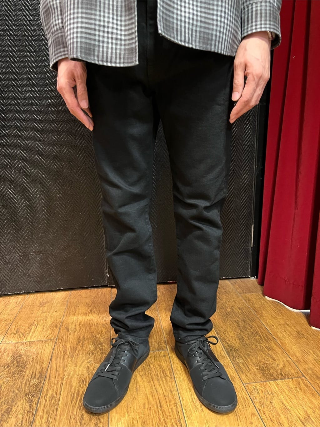  matsuさんの「TAKEO KIKUCHI｜【Sサイズ～】ストレッチ デニム パンツ」を使ったコーディネート