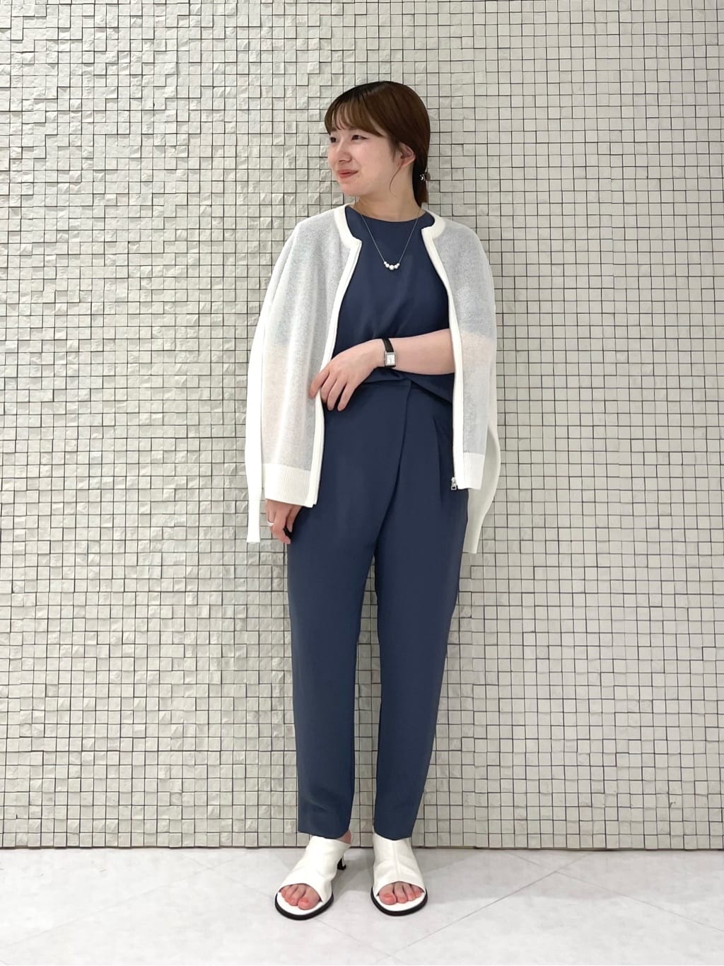 sakuさんの「INDIVI｜【セレモニーにおすすめ！】パール調トップネックレス」を使ったコーディネート