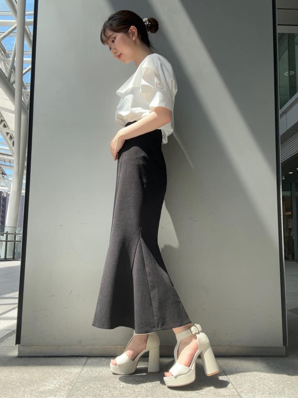 airiさんの「ESPERANZA｜Tストラップスクエアサンダル 24SS」を使ったコーディネート