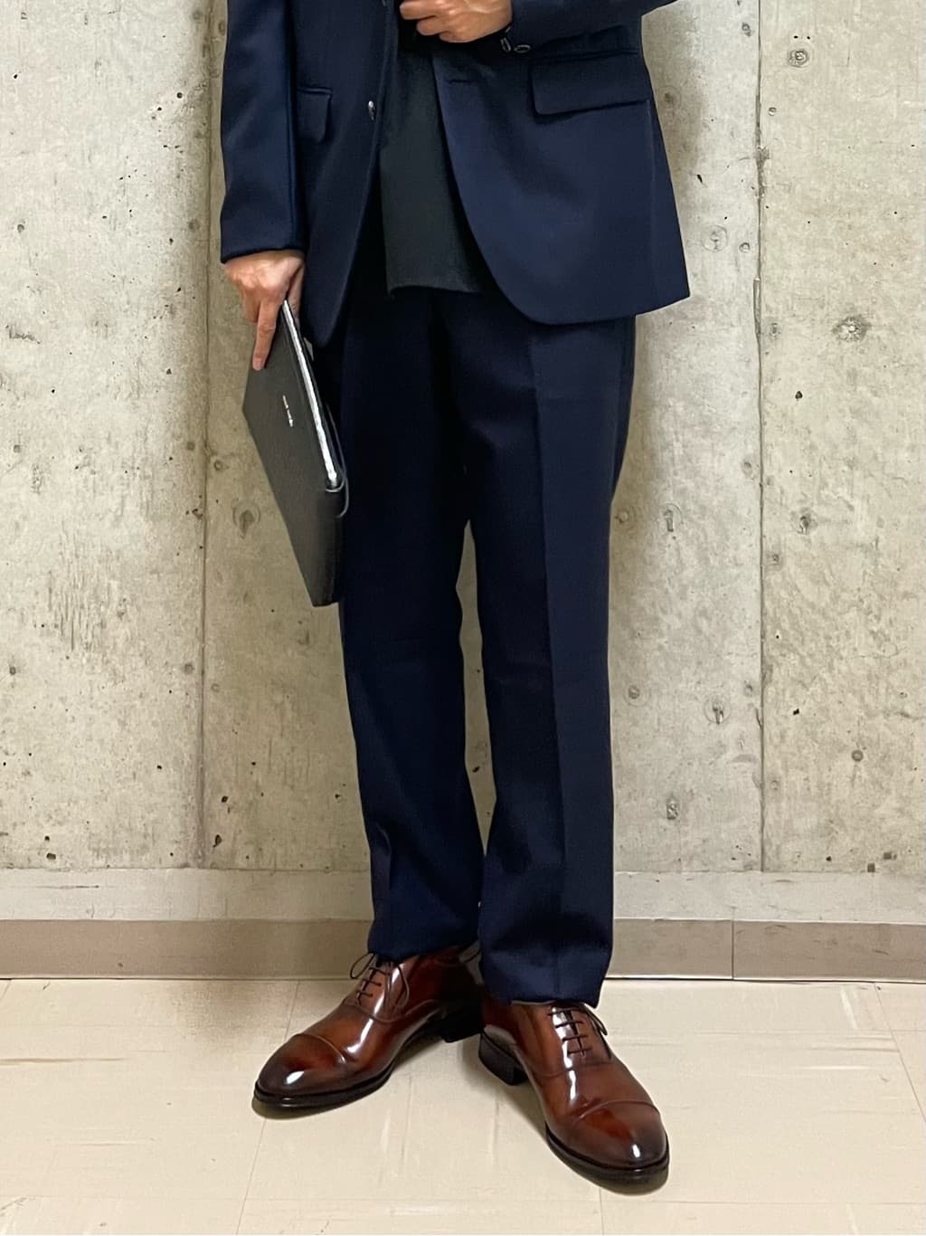すずきさんの「TAKEO KIKUCHI｜シャイニー ウインドウペン パンツ」を使ったコーディネート