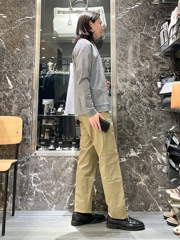 Tightさんの「TAKEO KIKUCHI｜【オフィスカジュアル対応】ドレス チノパンツ」を使ったコーディネート