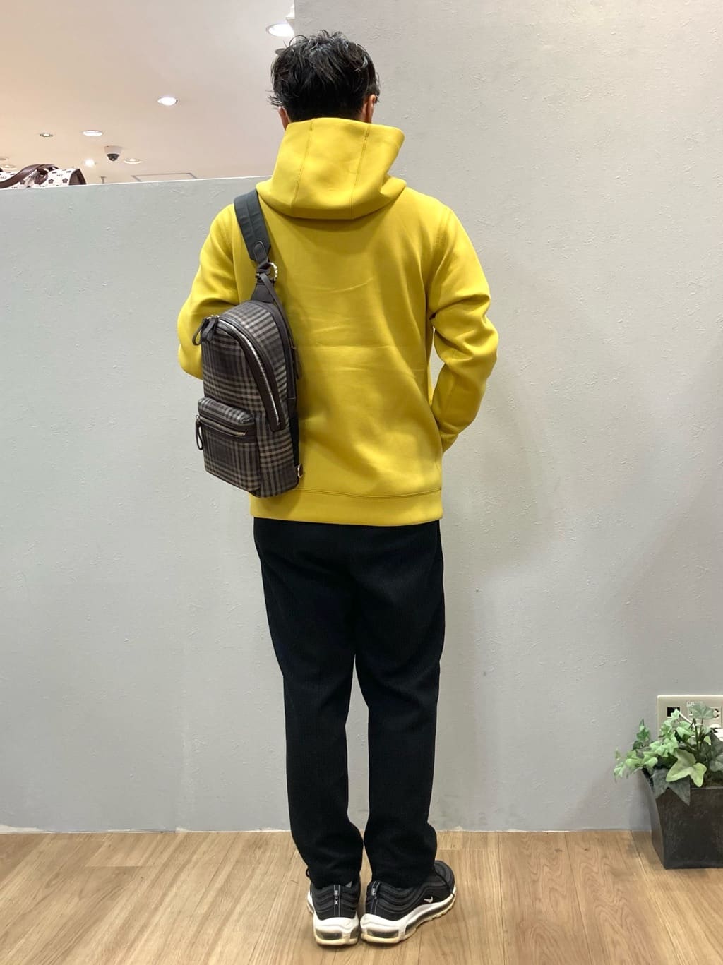 シュンさんの「TAKEO KIKUCHI｜【Sサイズ～】エアダン プルオーバー パーカ」を使ったコーディネート