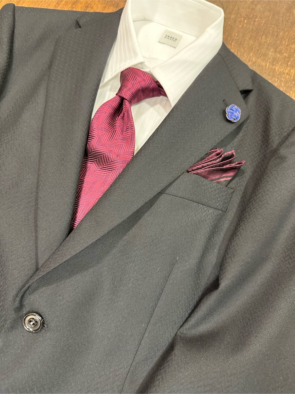 Uさんの「TAKEO KIKUCHI｜【Made in JAPAN】矢絣（やがすり）シルクネクタイ」を使ったコーディネート