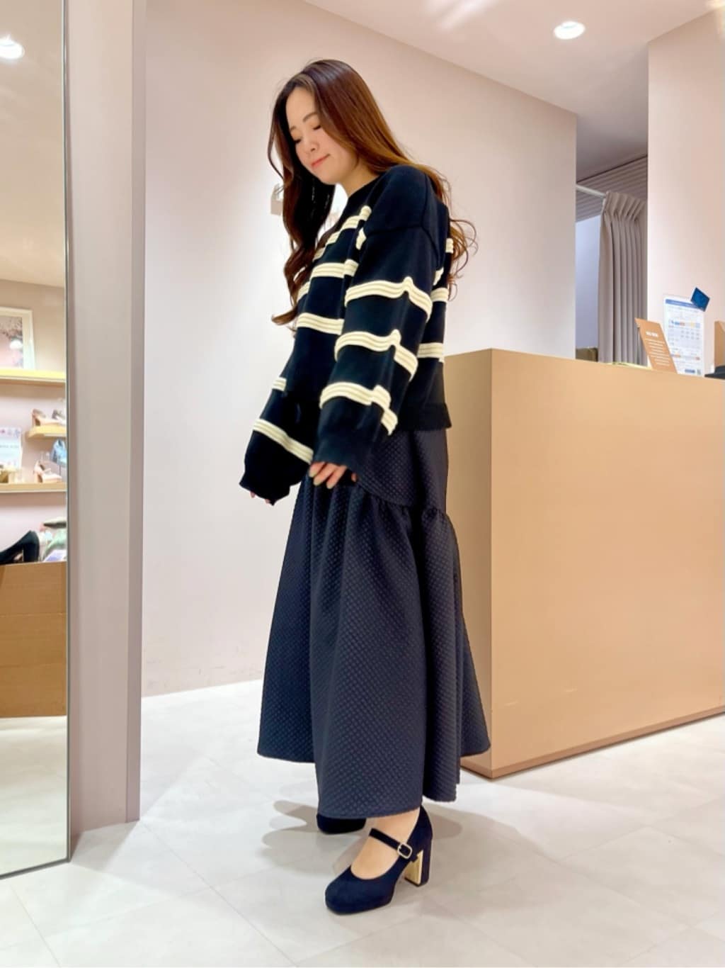 aya.oさんの「ESPERANZA｜メッキプレートヒールストラップパンプス」を使ったコーディネート