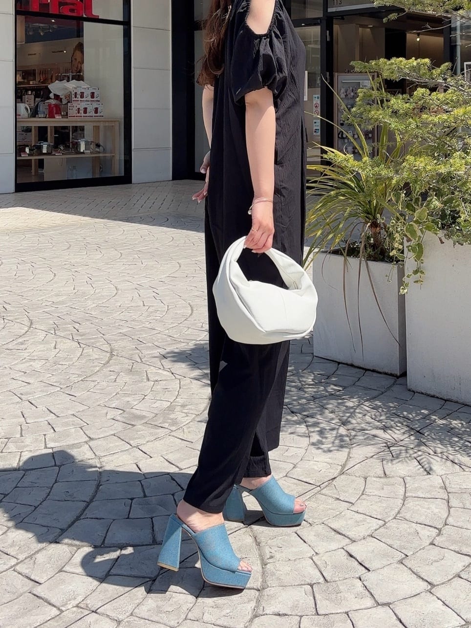 RINAさんの「ESPERANZA｜横型ワンハンドル手提げ」を使ったコーディネート
