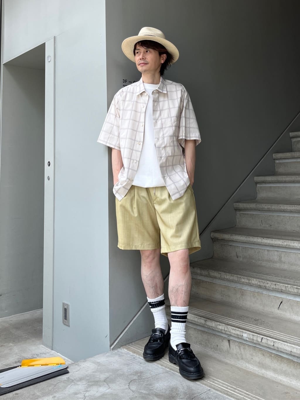 Shintaroさんの「TAKEO KIKUCHI｜【抗菌防臭／5サイズ展開】ハイゲージポンチ Tシャツ」を使ったコーディネート