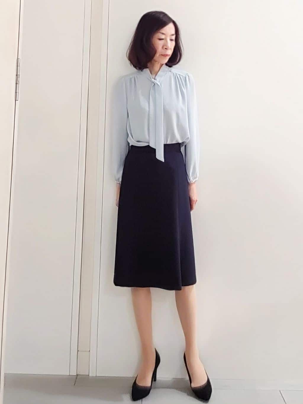 tocoさんの「COUP DE CHANCE｜【一枚着／ジャケットイン】女性らしい細ボウタイブラウス」を使ったコーディネート