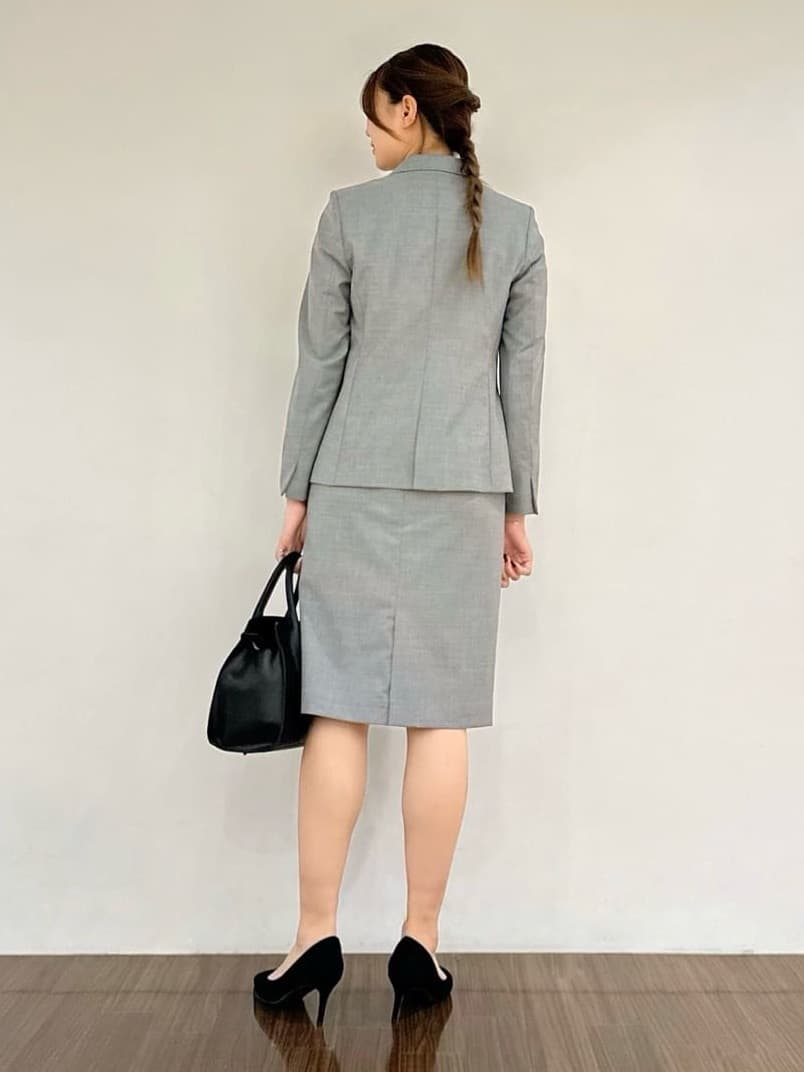 yazuさんの「INDIVI｜【洗える】ストレートスカート」を使ったコーディネート