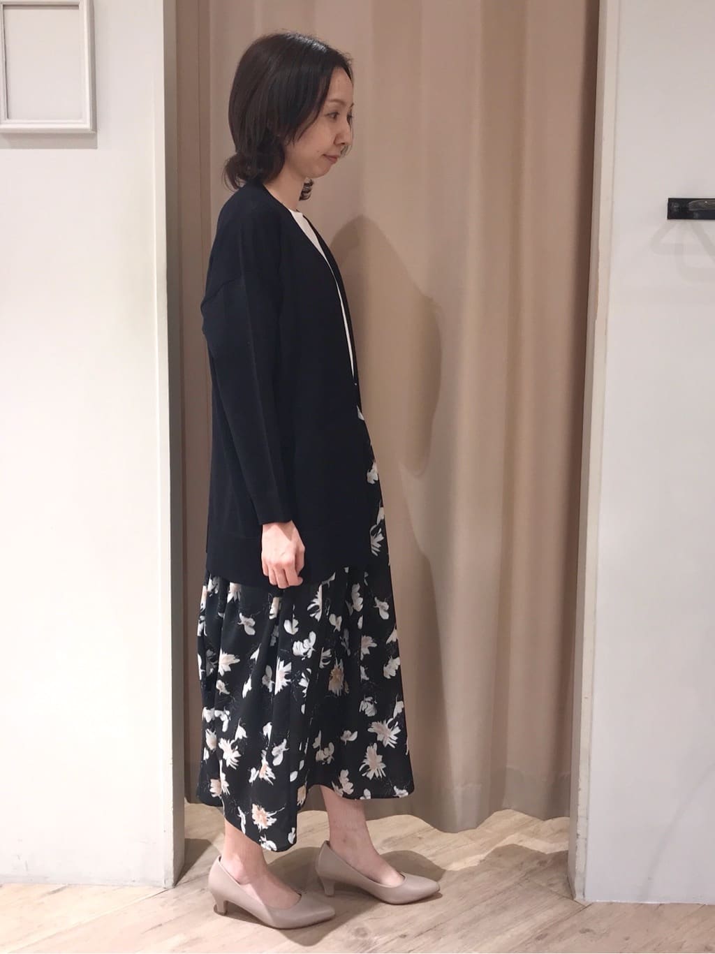 kimiさんの「grove｜【ふわっと心地よい足入れ】やわここち(R)Vカットパンプス」を使ったコーディネート