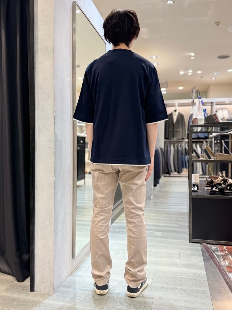 よっしーさんの「TAKEO KIKUCHI｜【Made in JAPAN】播州織 ヘリンボン ストレート パンツ」を使ったコーディネート