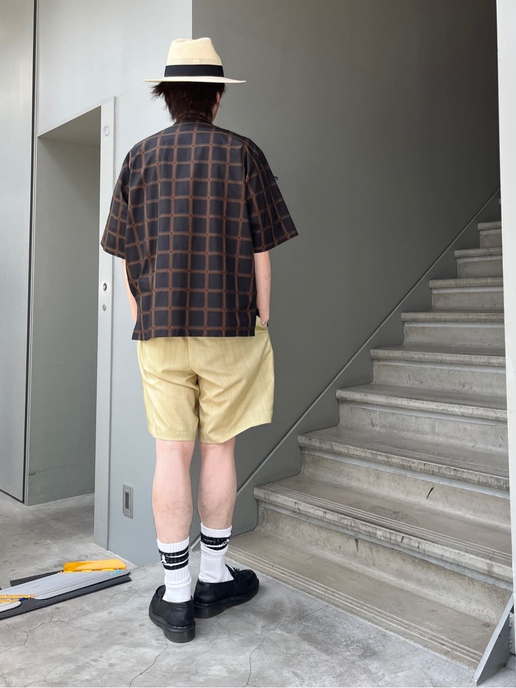 Shintaroさんの「TAKEO KIKUCHI｜【抗菌防臭／5サイズ展開】ハイゲージポンチ Tシャツ」を使ったコーディネート