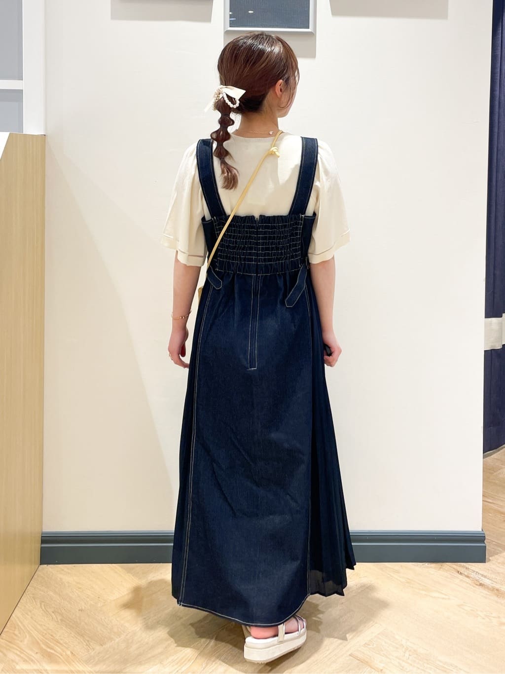 momoさんの「grove｜キレイに決まる!脇プリーツジャンドレ」を使ったコーディネート