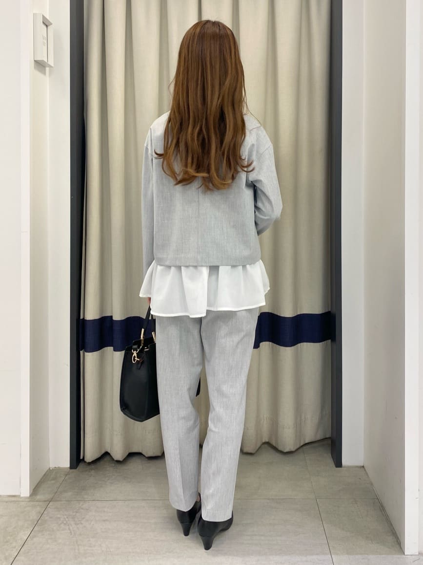 ainaさんの「grove｜【ふわっと心地よい足入れ】やわここち(R)Vカットパンプス」を使ったコーディネート