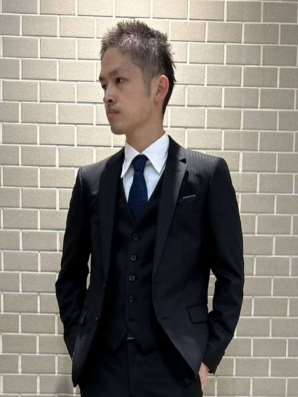 カニぞうさんの「TAKEO KIKUCHI｜【Made in JAPAN】矢絣（やがすり）シルクネクタイ」を使ったコーディネート