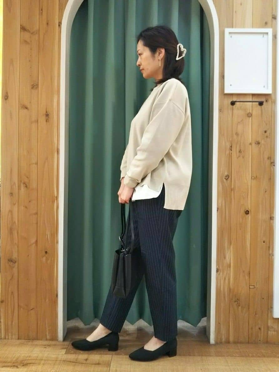 ショーコラさんの「SHOO･LA･RUE｜【洗える/SS-3L】すっきりキレイにかっこよく 大人のテーパードパンツ」を使ったコーディネート