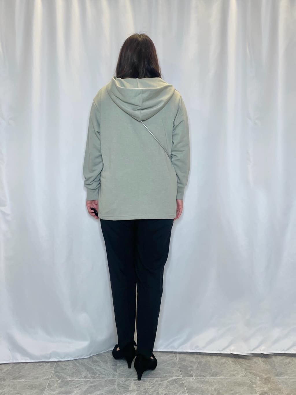 Ayaさんの「SHOO･LA･RUE｜【洗える/SS-3L】すっきりキレイにかっこよく 大人のテーパードパンツ」を使ったコーディネート