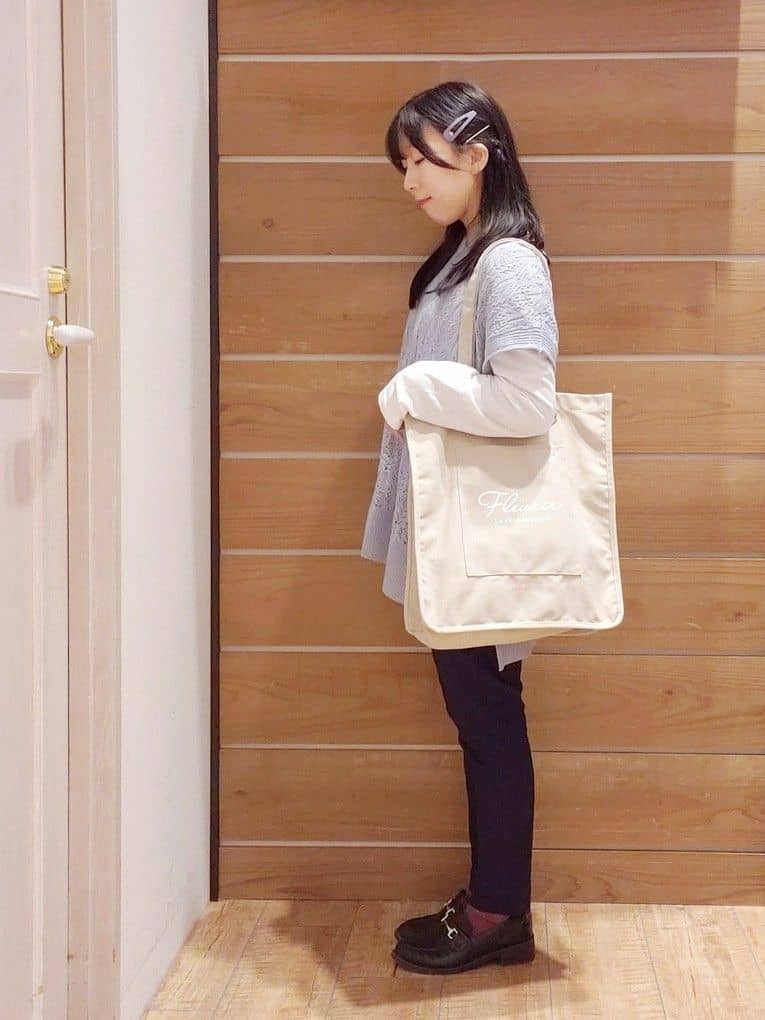 remiiiさんの「SHOO･LA･RUE｜【SS-3L/無理せずスリム】 ぐんぐん伸びる イージーテーパードパンツ」を使ったコーディネート