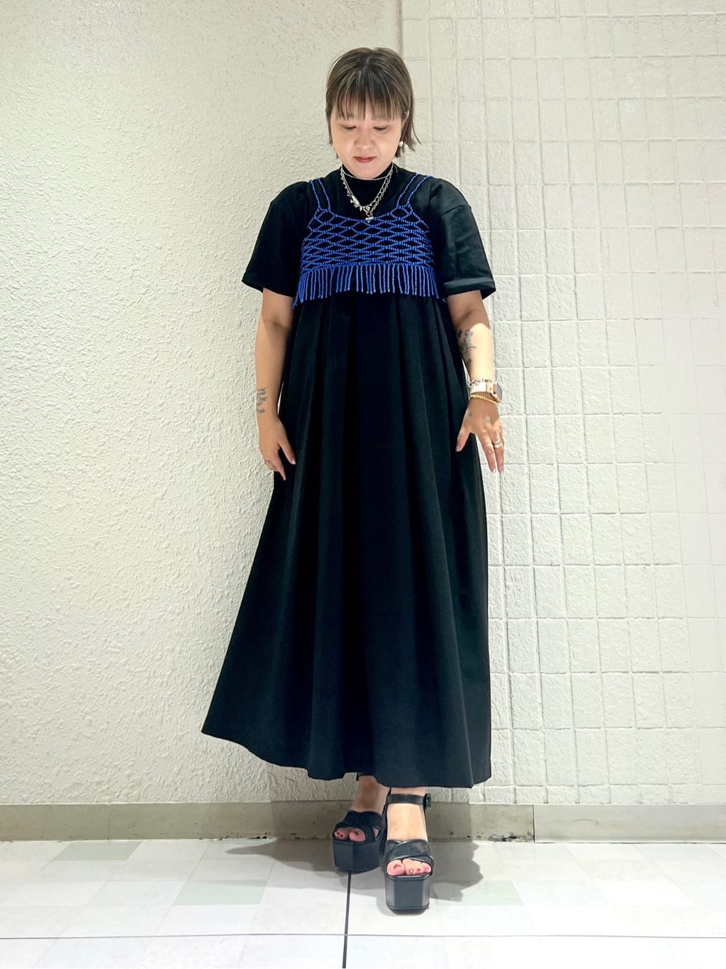 TAKAさんの「ESPERANZA｜◆【ラク盛り／サンダル】リピーター続出／脚長美脚　ラク盛り厚底サンダル　24年Ver」を使ったコーディネート