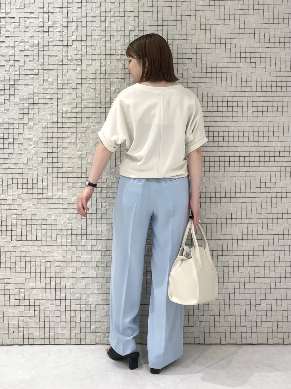 sakuさんの「INDIVI｜【セレモニーにおすすめ！】パール調トップネックレス」を使ったコーディネート