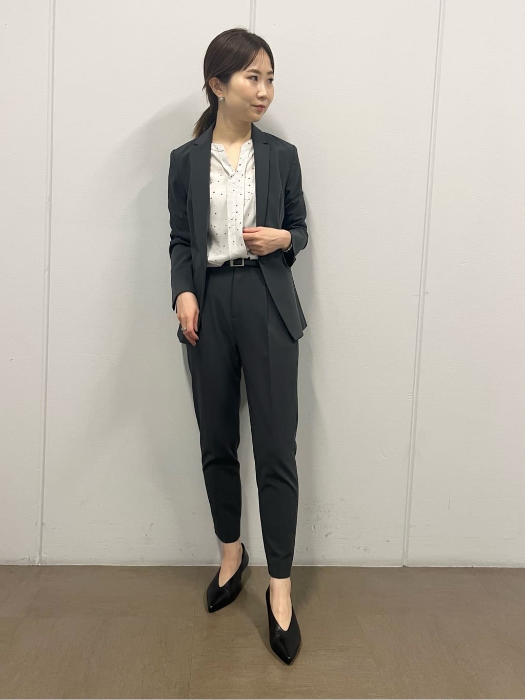 shokoさんの「INDIVI｜【洗える/UVケア/エコ/日本製】ストレッチ ストレートスカート」を使ったコーディネート