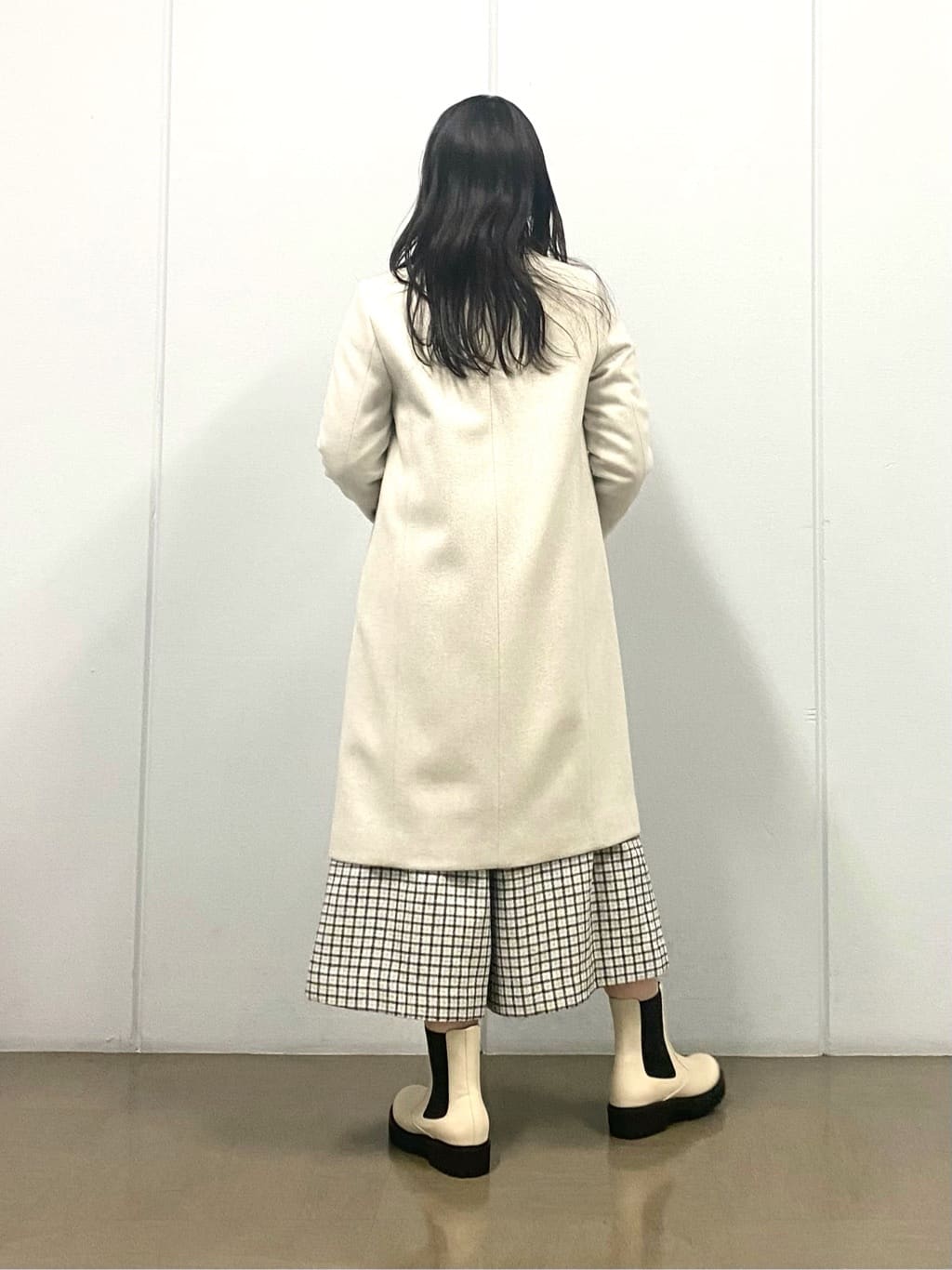 misakiさんの「INDIVI｜【定番人気！/名品コート/日本製】ウール100%チェスターコート」を使ったコーディネート
