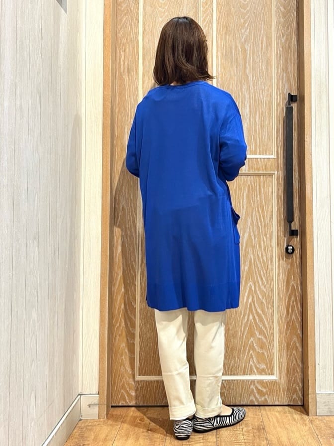 meiさんの「SHOO･LA･RUE｜【SS-3L/無理せずスリム】 ぐんぐん伸びる イージーテーパードパンツ」を使ったコーディネート