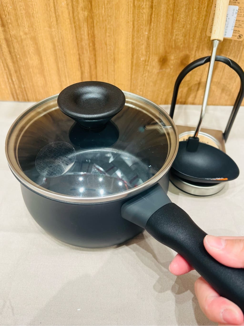 トミーさんの「212 KITCHEN STORE｜ミッドナイト片手鍋 16cm ＜MEYER マイヤー＞」を使ったコーディネート