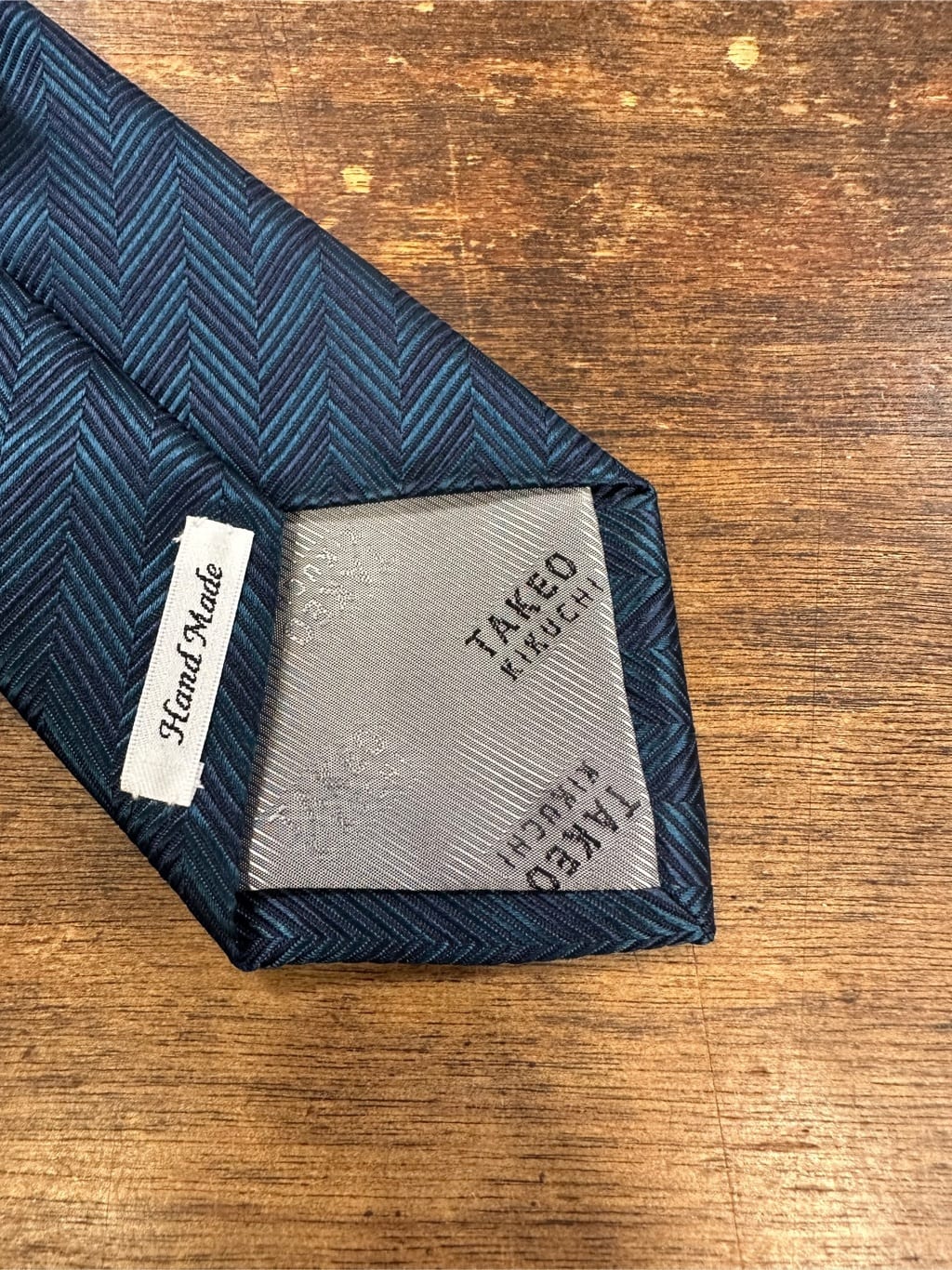 Uさんの「TAKEO KIKUCHI｜【Made in JAPAN】矢絣（やがすり）シルクネクタイ」を使ったコーディネート
