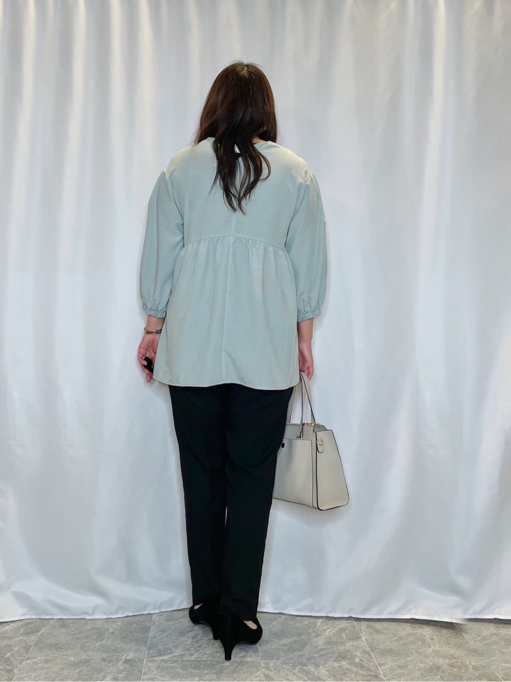 Ayaさんの「SHOO･LA･RUE｜【洗える/SS-3L】すっきりキレイにかっこよく 大人のテーパードパンツ」を使ったコーディネート
