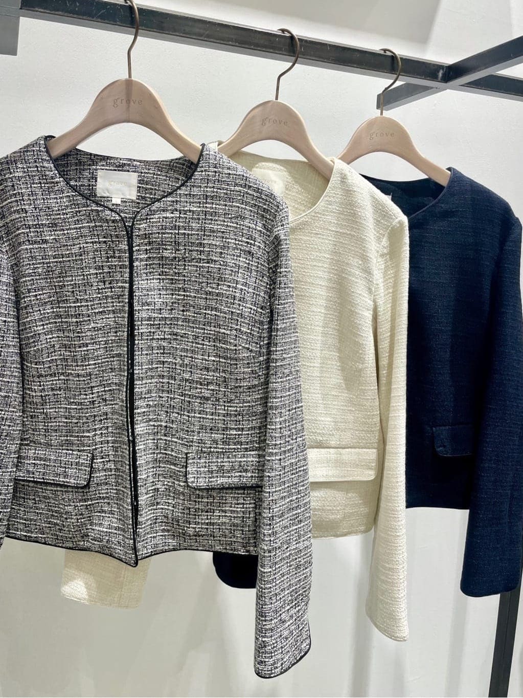ＷＡさんの「grove｜【ふわっと心地よい足入れ】やわここち(R)Vカットパンプス」を使ったコーディネート