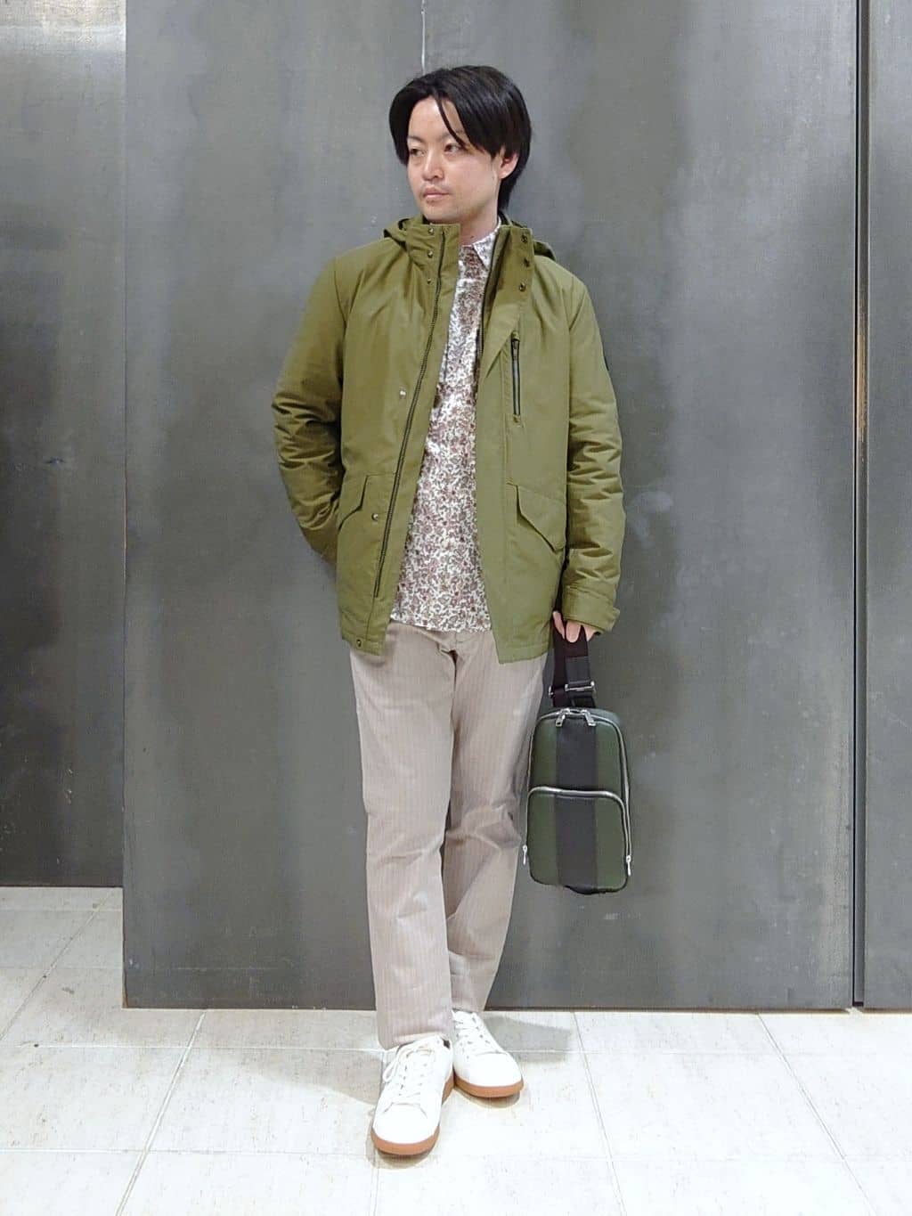 shiominさんの「TAKEO KIKUCHI｜【Made in JAPAN】播州織 ヘリンボン ストレート パンツ」を使ったコーディネート