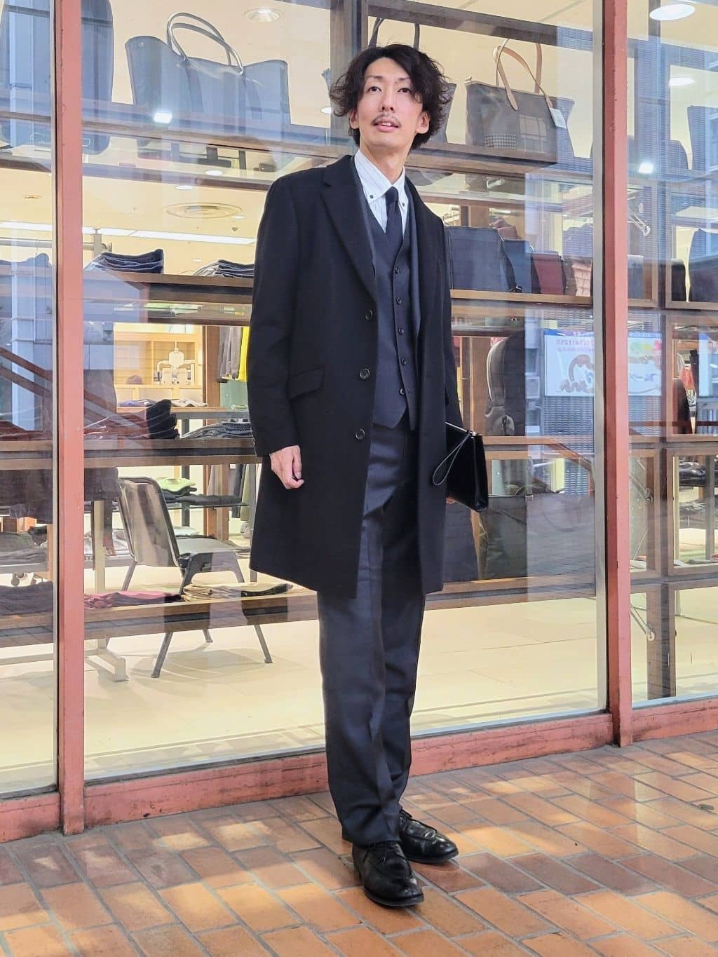 piroyaさんの「TAKEO KIKUCHI｜【Three by Three】シャイニーシャークピンヘッド スーツ/3ピース対応可」を使ったコーディネート