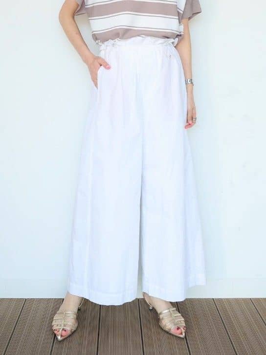 MUTSUKOさんの「UNTITLED｜【手洗い／88cm正方形】エンブレムプリントスカーフ」を使ったコーディネート