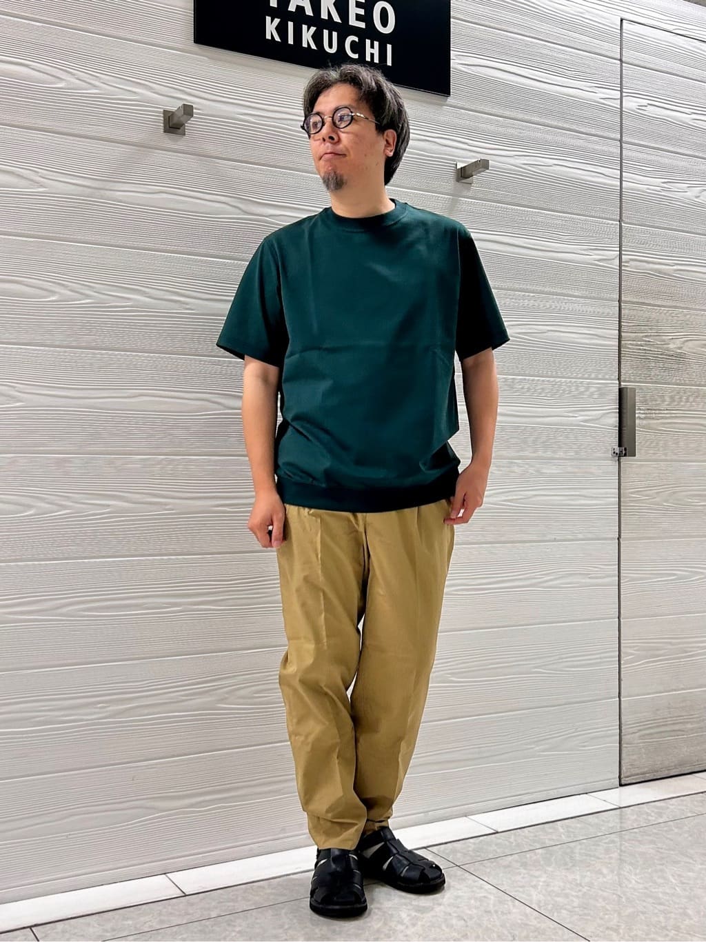 すーさんの「TAKEO KIKUCHI｜【抗菌防臭／5サイズ展開】ハイゲージポンチ Tシャツ」を使ったコーディネート