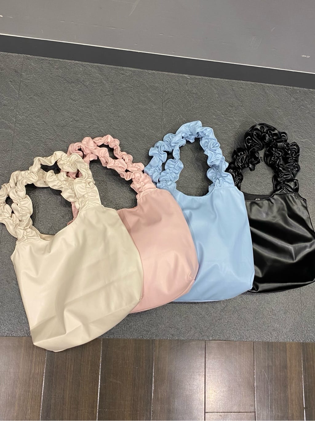 hiraさんの「ESPERANZA｜厚底 ボリュームスニーカー 【軽量】」を使ったコーディネート