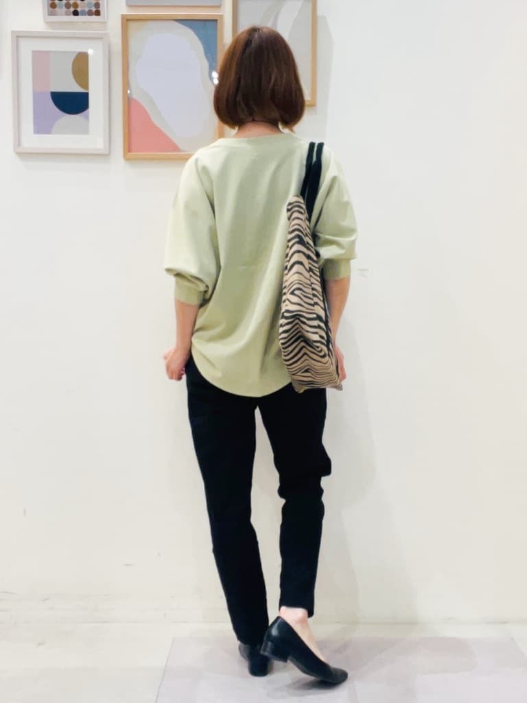 おぐねぇさんの「SHOO･LA･RUE｜【SS-3L/無理せずスリム】 ぐんぐん伸びる イージーテーパードパンツ」を使ったコーディネート