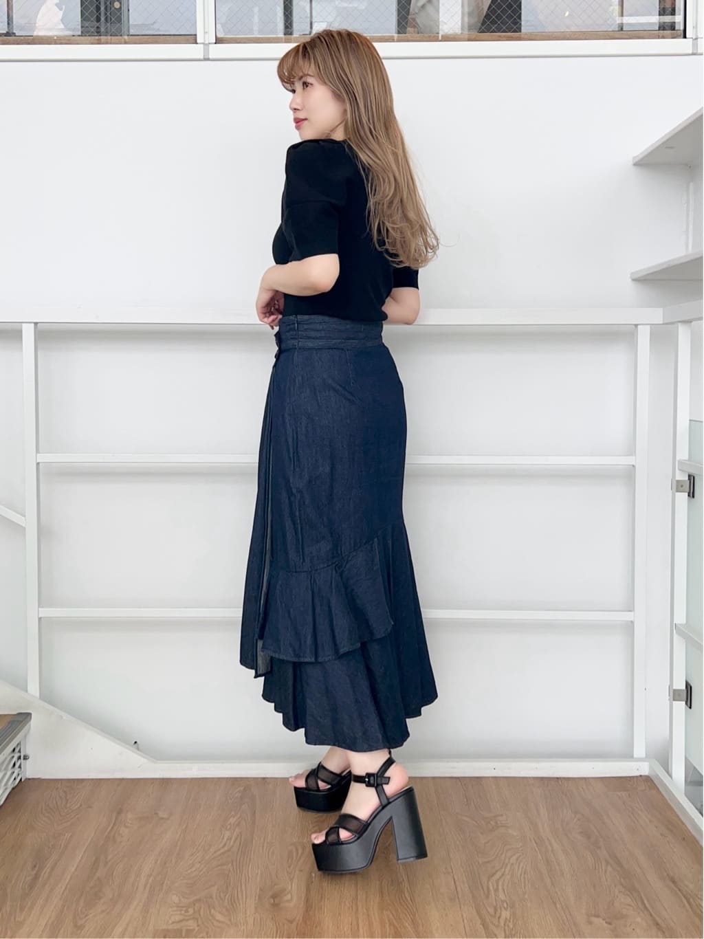 ayaさんの「ESPERANZA｜◆【ラク盛り／サンダル】リピーター続出／脚長美脚　ラク盛り厚底サンダル　24年Ver」を使ったコーディネート