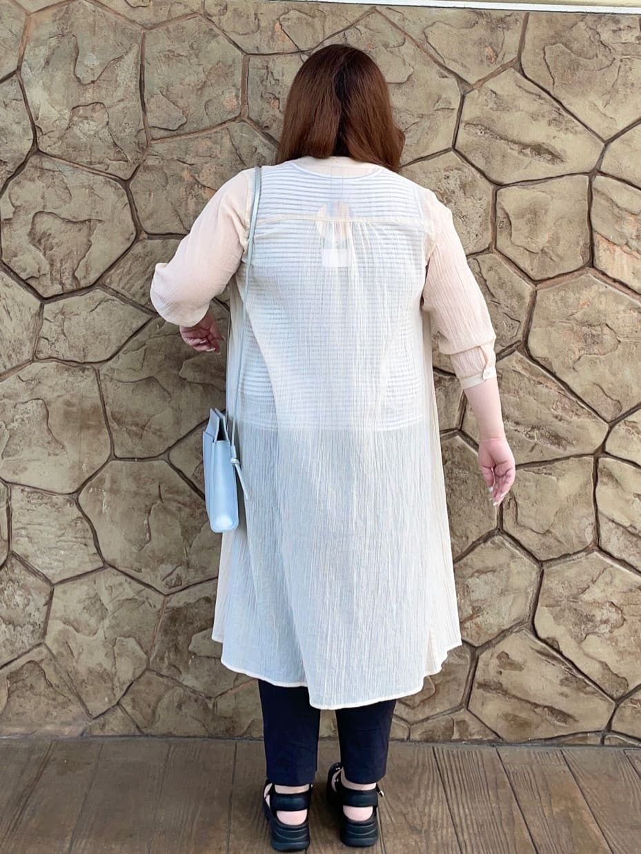 Risaさんの「SHOO･LA･RUE｜【SS-3L/無理せずスリム】 ぐんぐん伸びる イージーテーパードパンツ」を使ったコーディネート