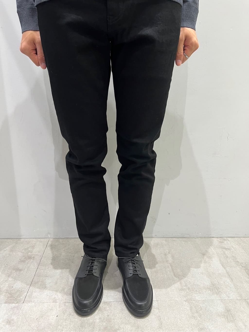 SHOOさんの「TAKEO KIKUCHI｜【Sサイズ～】ストレッチ デニム パンツ」を使ったコーディネート