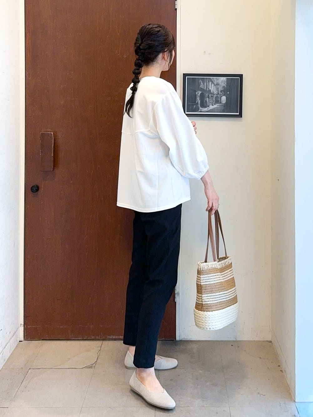 𝐇𝐢𝐫𝐨𝐦𝐢さんの「SHOO･LA･RUE｜【SS-3L/無理せずスリム】 ぐんぐん伸びる イージーテーパードパンツ」を使ったコーディネート