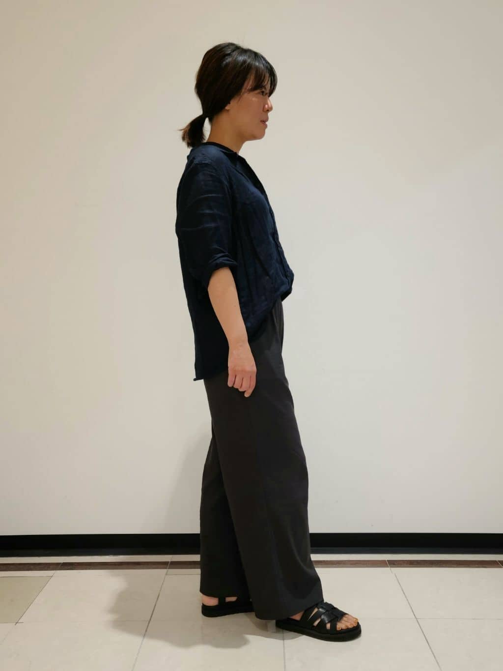 eriさんの「INDIVI｜【褒められパンツ／洗える／ウエストゴム】ワイドタックパンツ」を使ったコーディネート