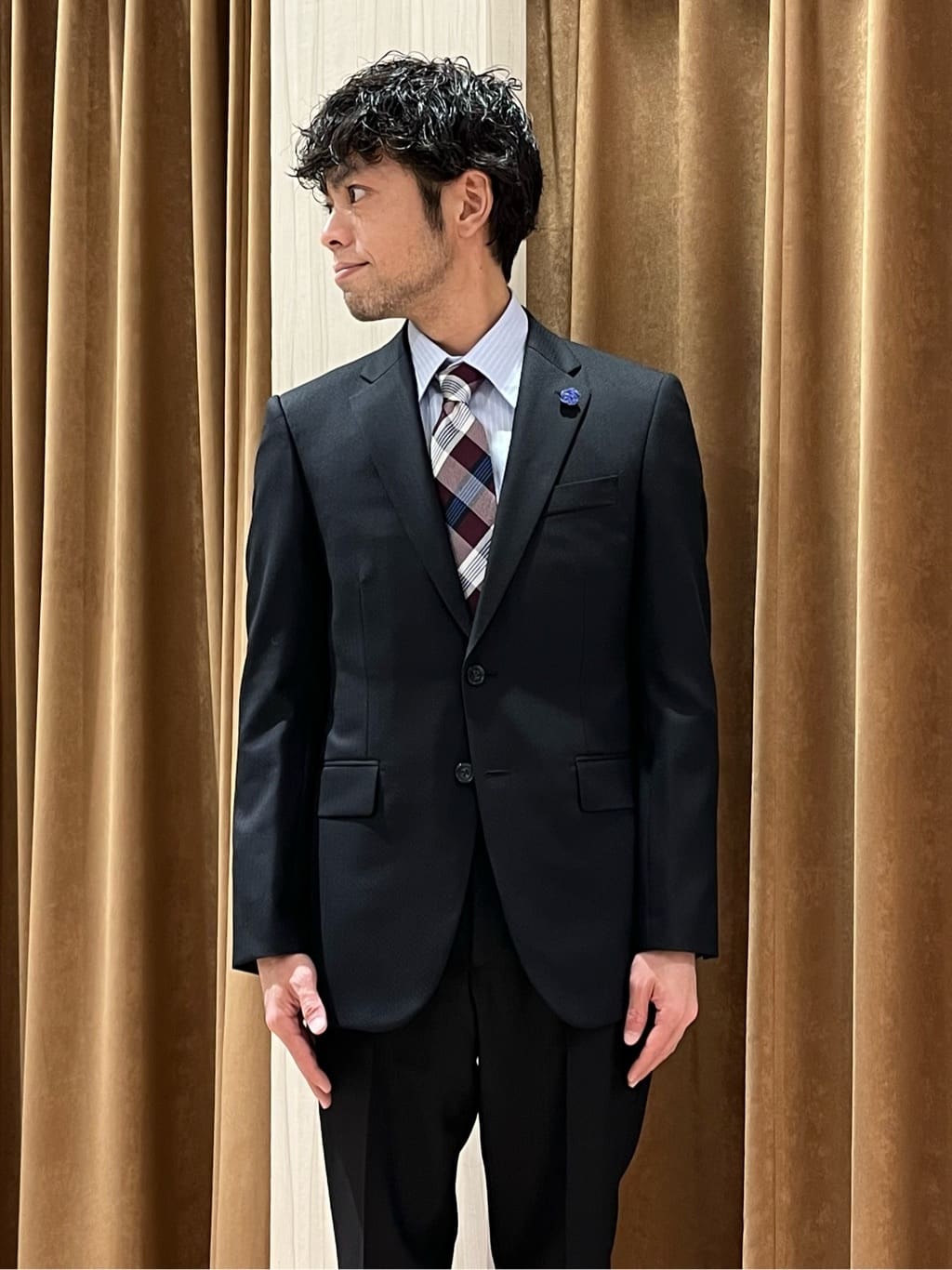 URAさんの「TAKEO KIKUCHI｜【Made in JAPAN】矢絣（やがすり）スーツ／スリーピース対応」を使ったコーディネート